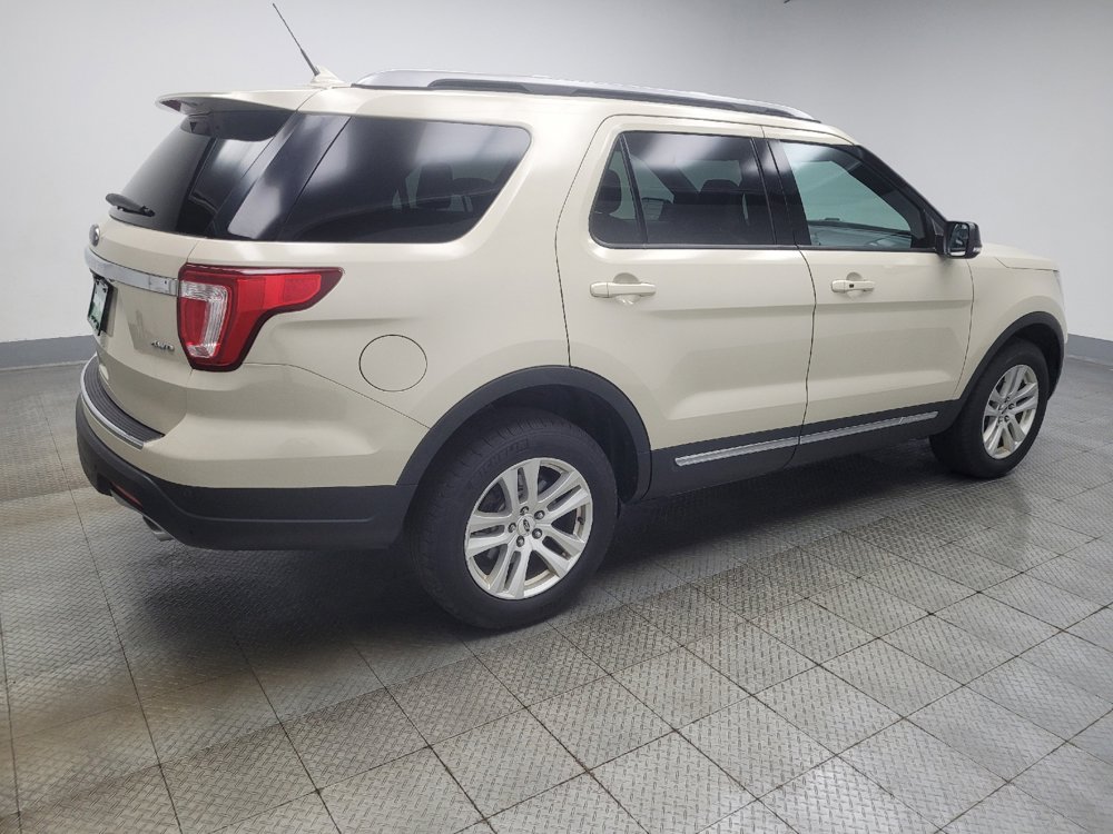 Used 2018 Ford Explorer XLT w/ Equipment Group 202A AWD/4WD image 10