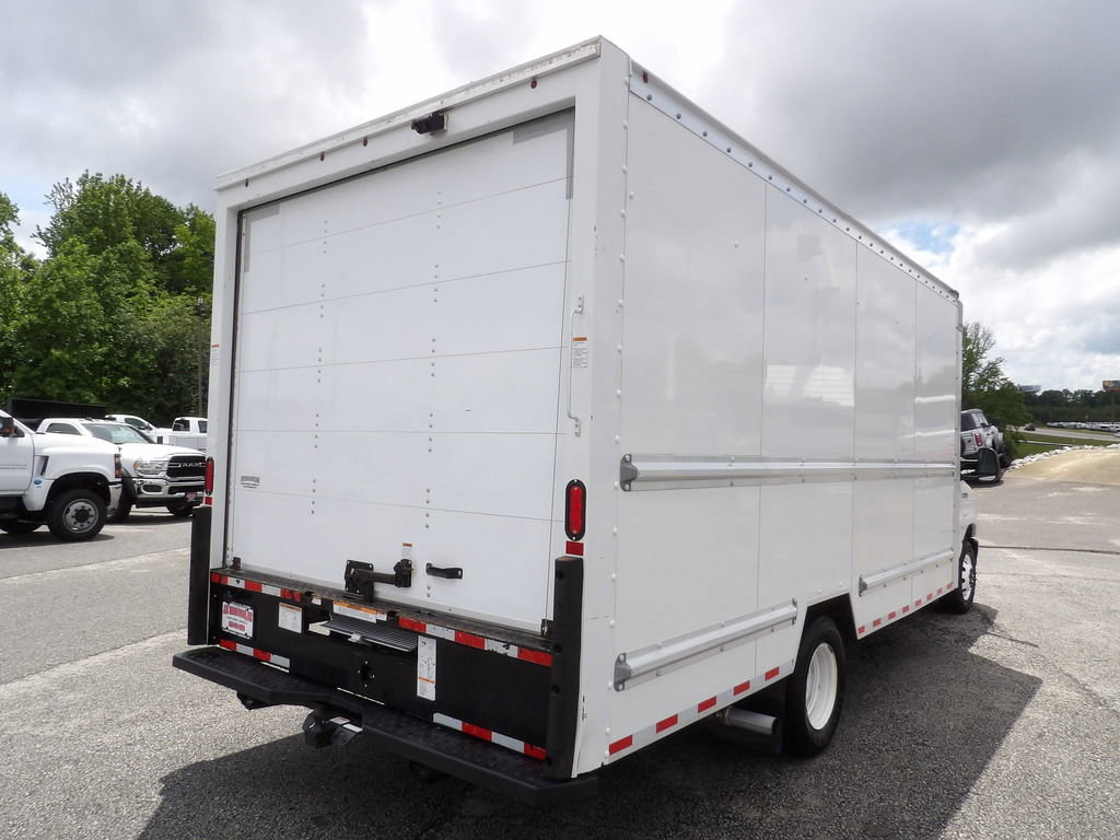 Used 2021 Ford E-350 and Econoline 350 Super Duty RWD image 7