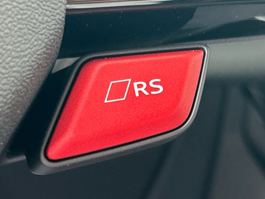 New 2026 Audi RS e-tron GT Base image 27