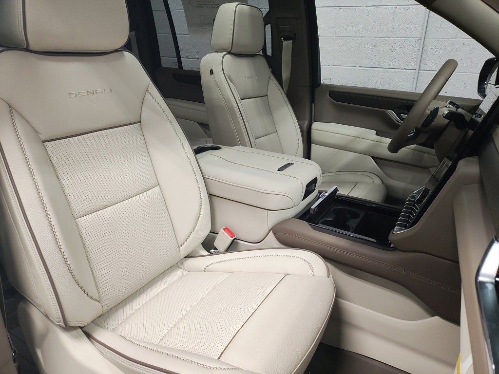 New 2026 GMC Yukon XL Denali w/ Sun & Power Step Package image 10