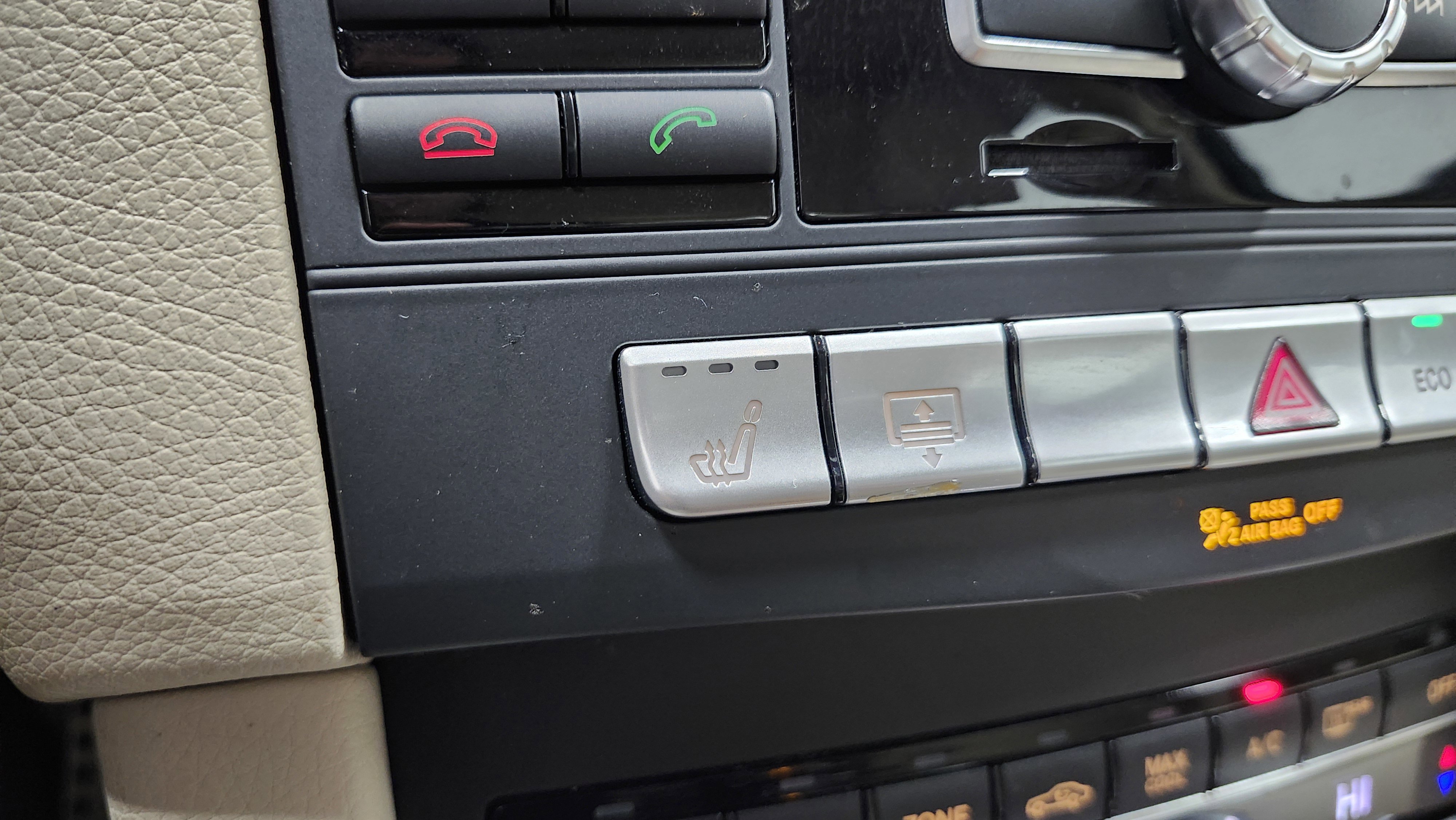 Used 2015 Mercedes-Benz E 350 4MATIC Sedan image 11