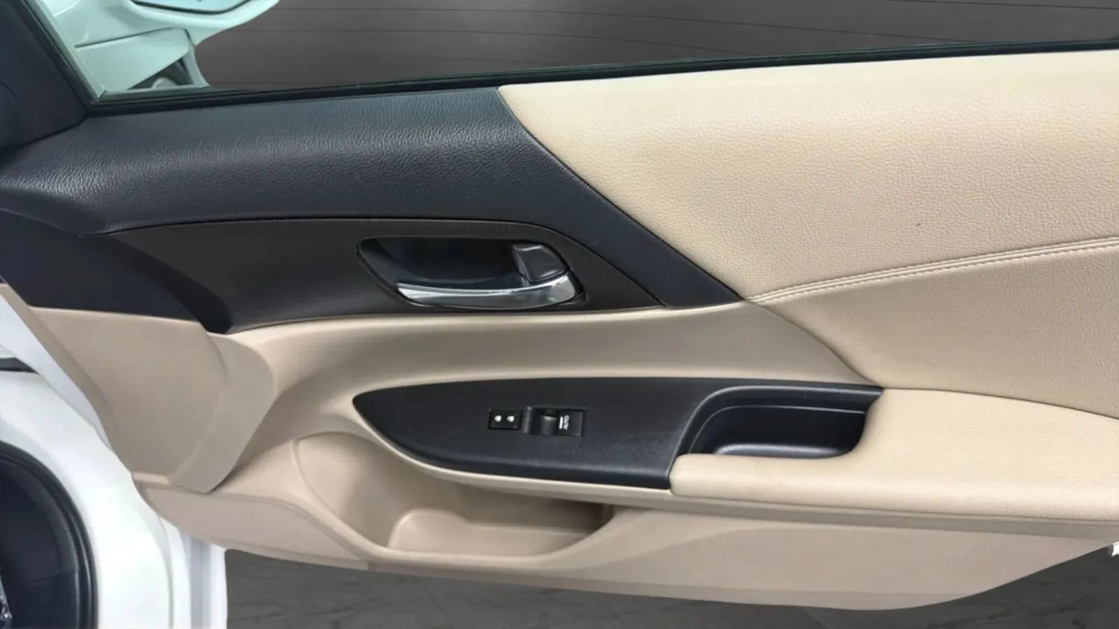 Used 2013 Honda Accord EX-L image 18