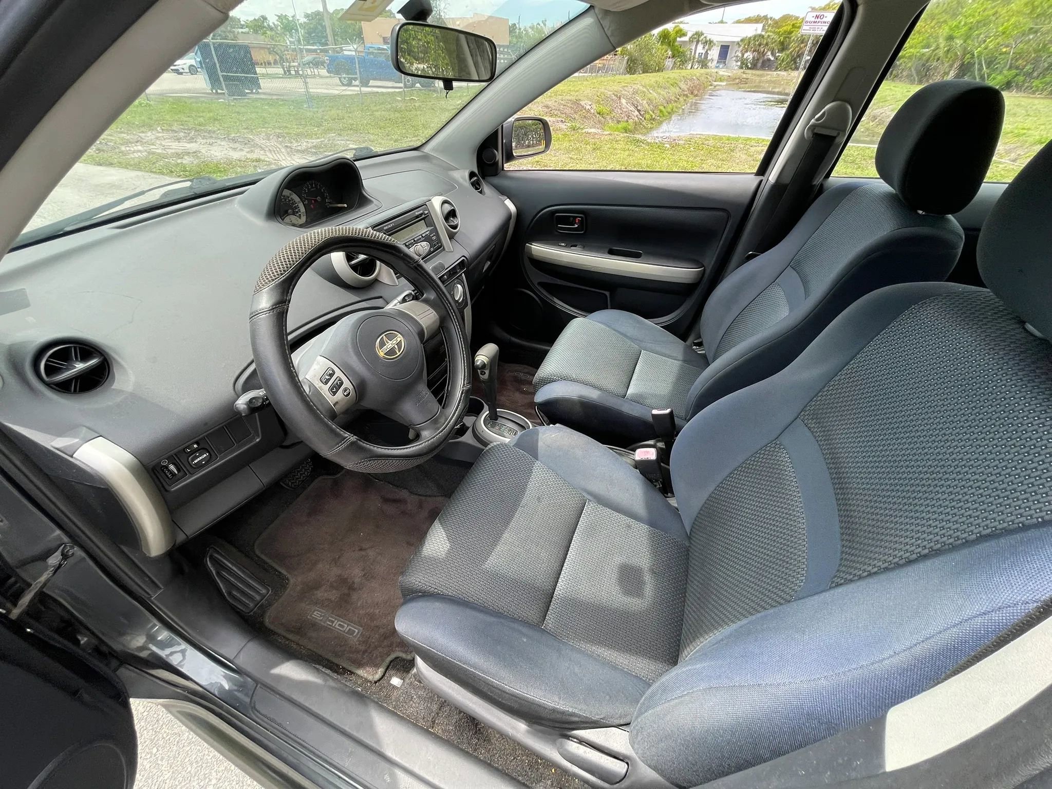 Used 2006 Scion xA FWD image 17