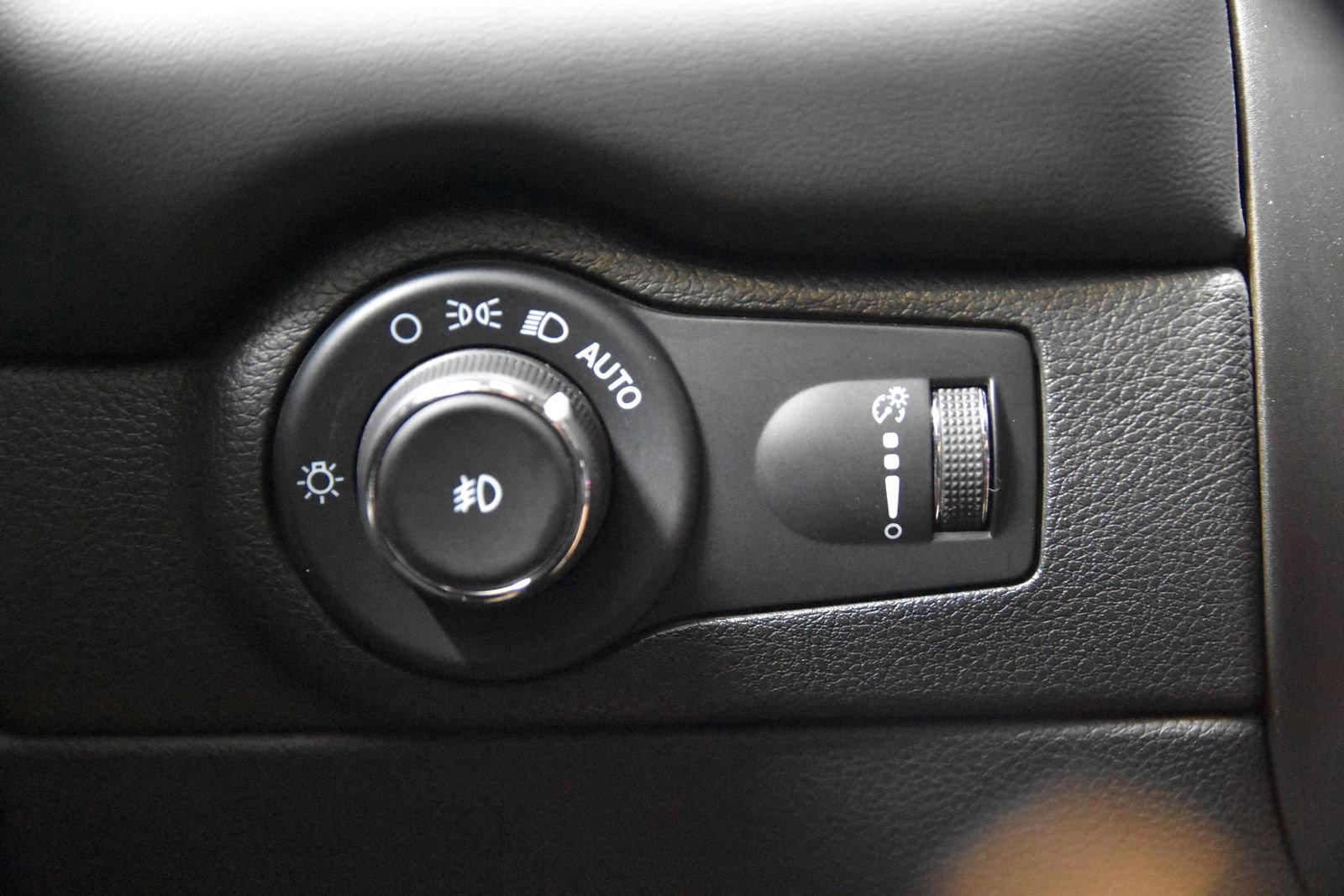 Used 2023 Dodge Durango GT RWD image 22