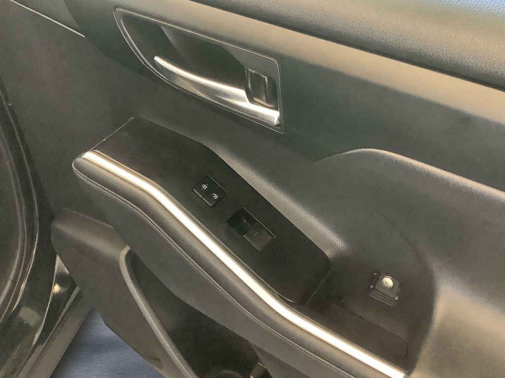 Used 2021 Toyota Highlander XLE image 15