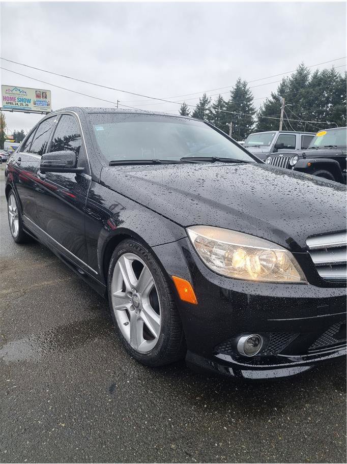 Used 2010 Mercedes-Benz C 300 4MATIC Sedan image 7
