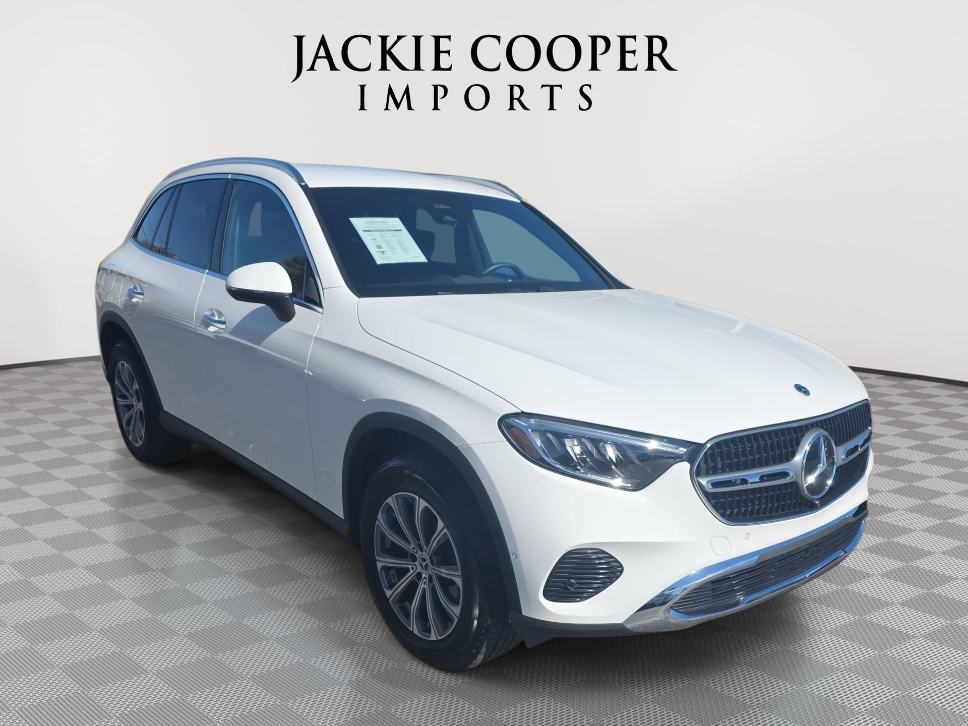 Certified 2025 Mercedes-Benz GLC 300 4MATIC image 3