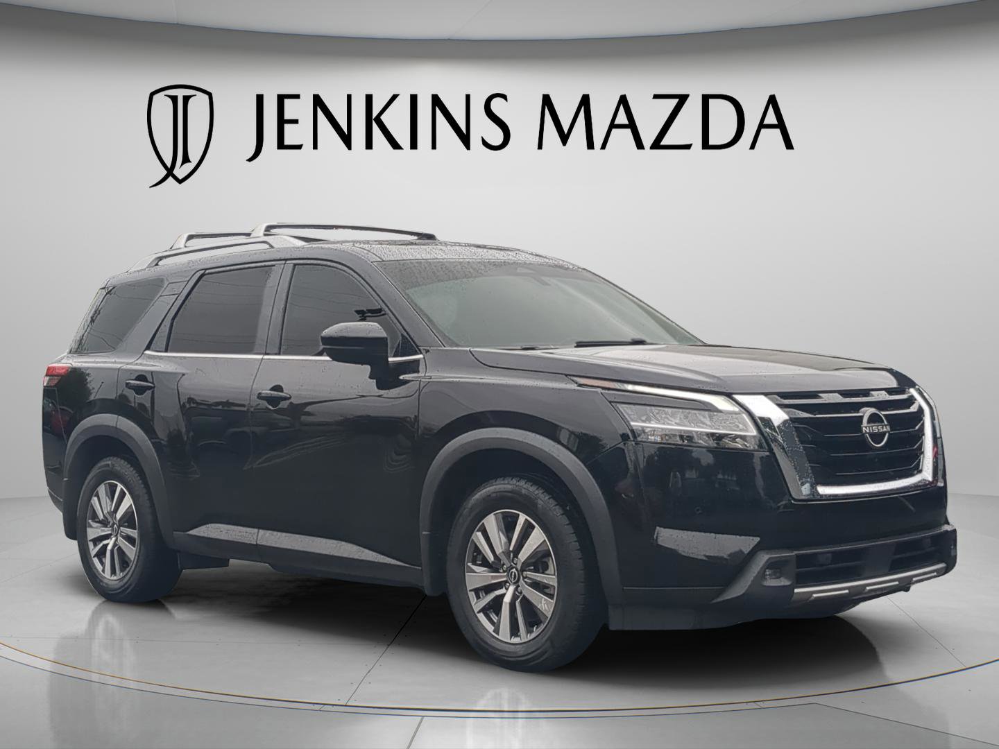 Used 2022 Nissan Pathfinder SL image 1