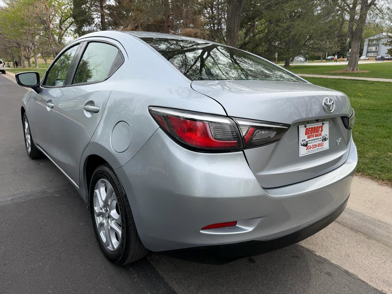 Used 2017 Toyota Yaris iA FWD image 3