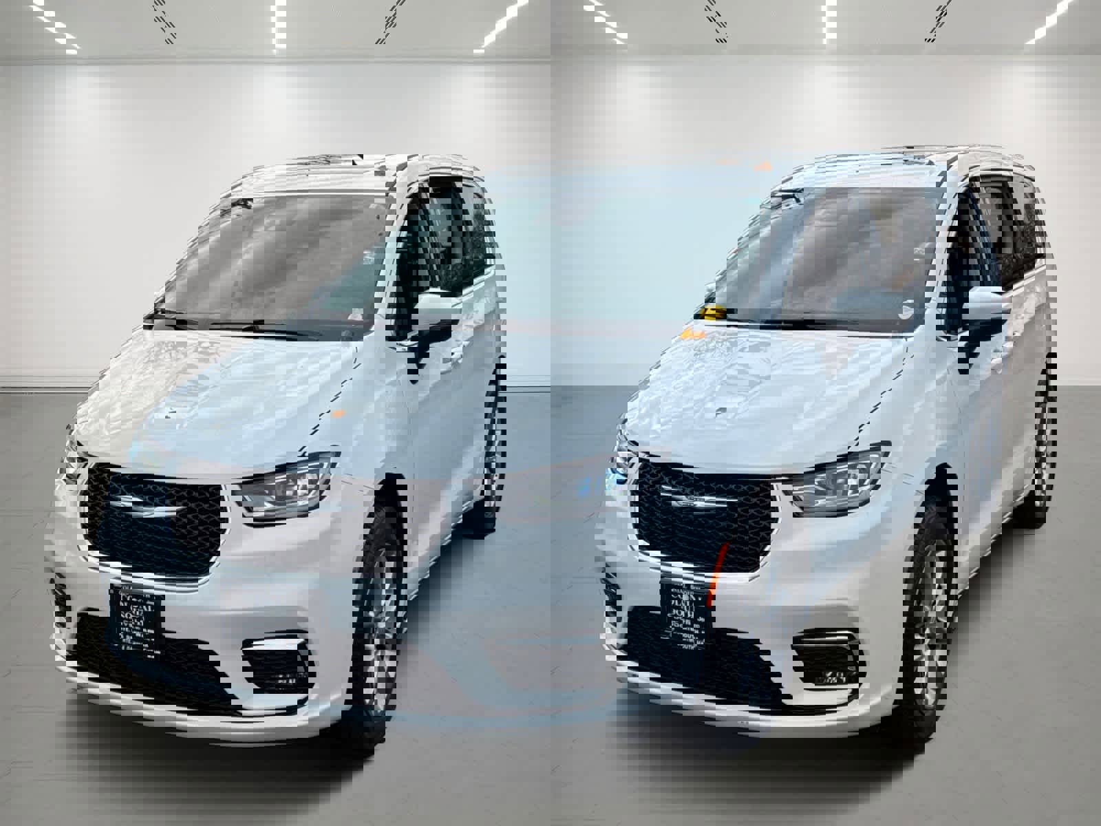 Used 2023 Chrysler Pacifica Touring-L