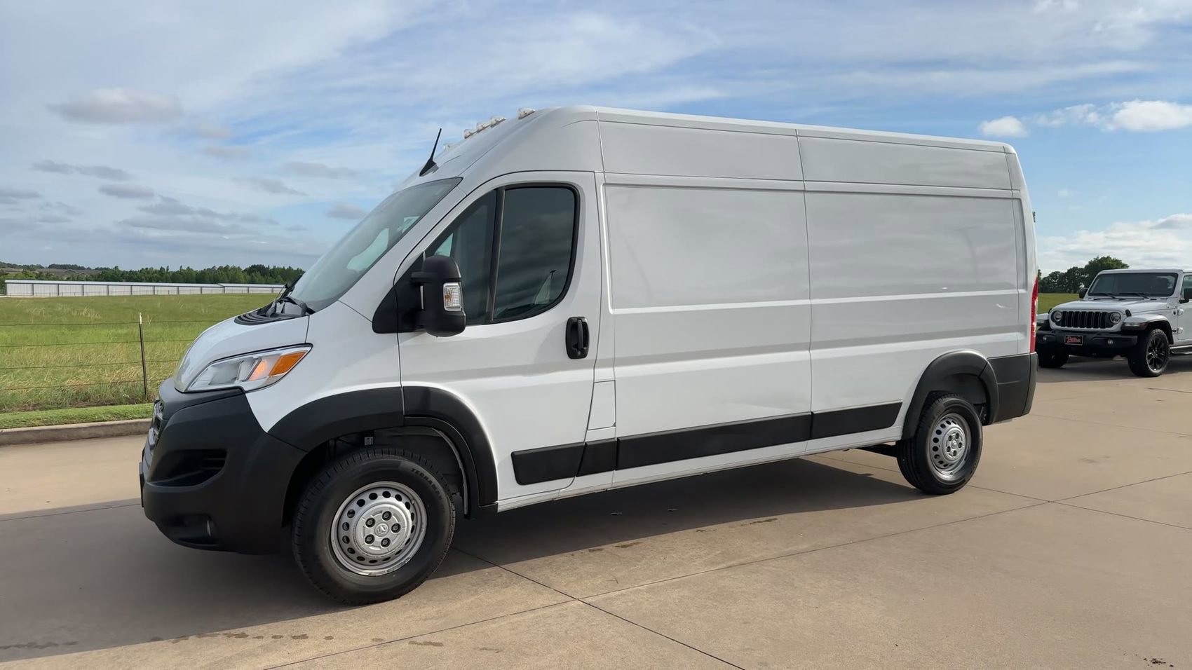 Used 2025 RAM ProMaster 2500 w/ Convenience Group FWD image 5