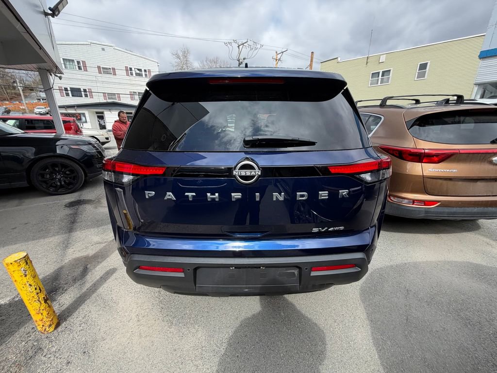 Used 2024 Nissan Pathfinder SV AWD/4WD image 4