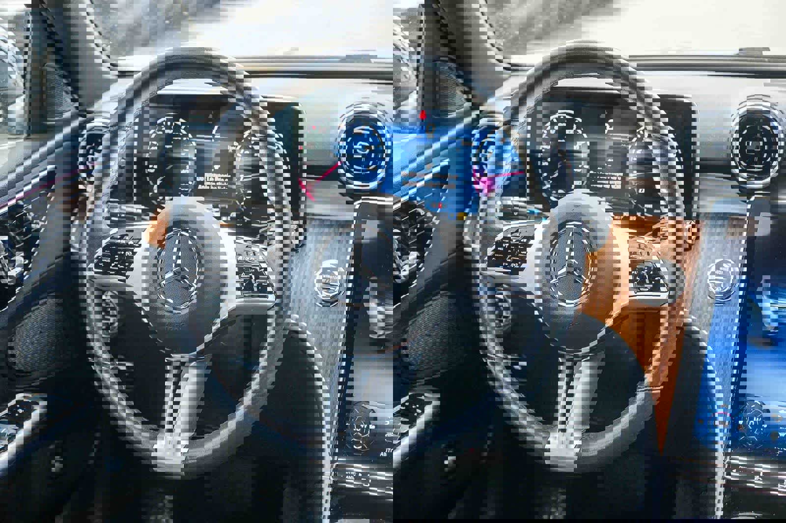 Used 2025 Mercedes-Benz C 300 4MATIC Sedan image 14