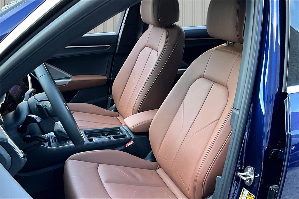 Used 2025 Audi Q3 2.0T Premium w/ Convenience Package image 21