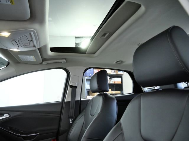 Certified 2018 Ford Focus Titanium image 18