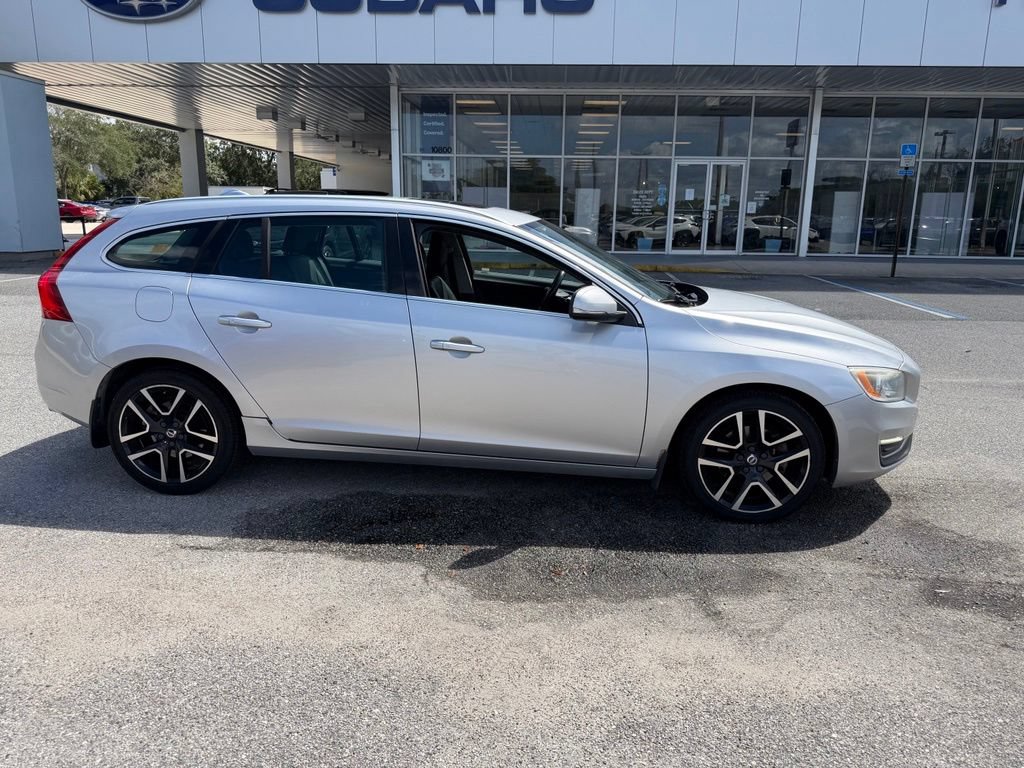 Used 2017 Volvo V60 T5 Premier w/ Convenience Package FWD video 2