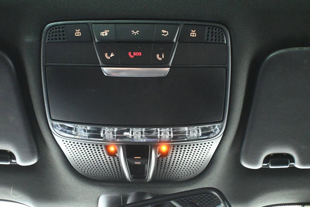 Used 2019 Mercedes-Benz GLC 300 4MATIC image 14