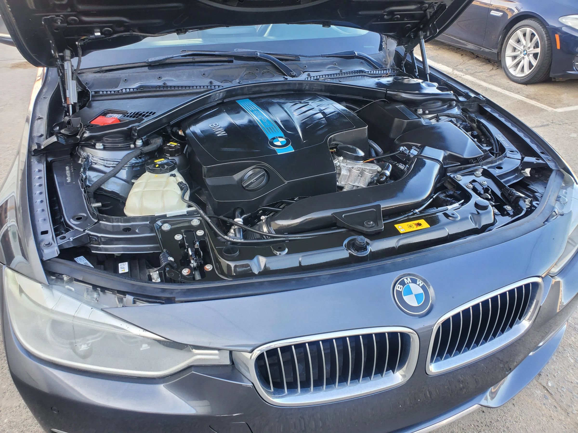 Used 2015 BMW ActiveHybrid 3 w/ Technology Package RWD image 63