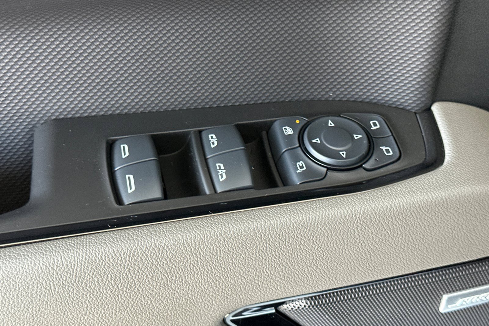 Used 2025 Chevrolet Silverado 1500 ZR2 w/ Technology Package image 13