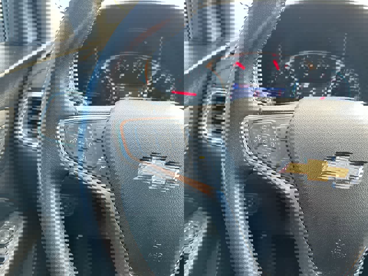 Used 2020 Chevrolet Equinox LT w/ Driver Convenience Package image 28