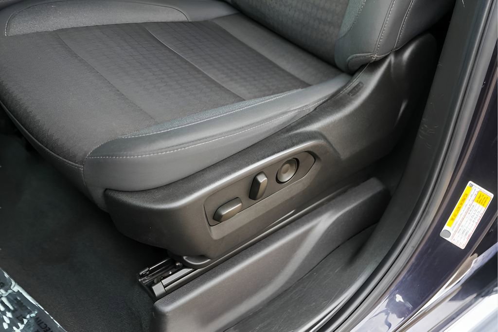 Used 2024 Chevrolet Silverado 1500 LT image 11