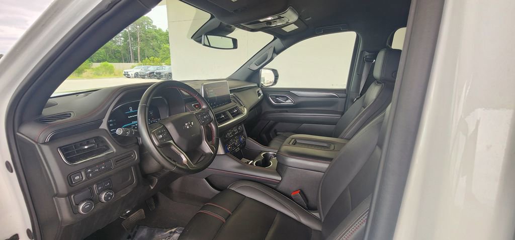 Used 2024 Chevrolet Suburban RST RWD image 16