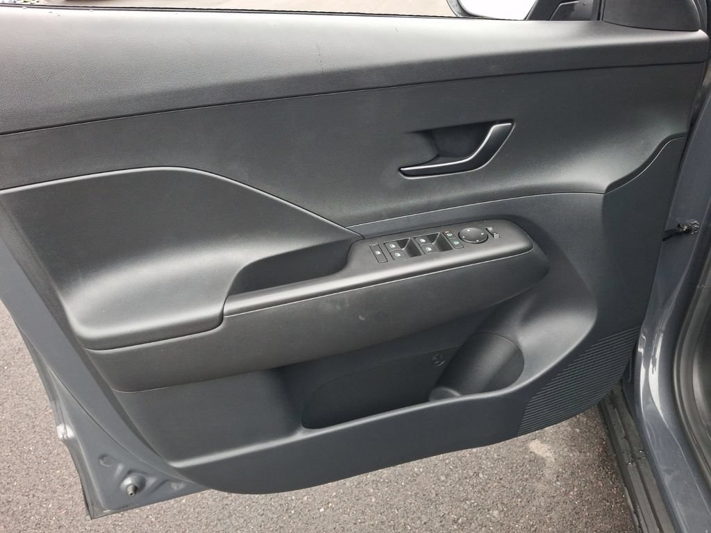 Used 2024 Hyundai Kona SEL AWD/4WD image 15
