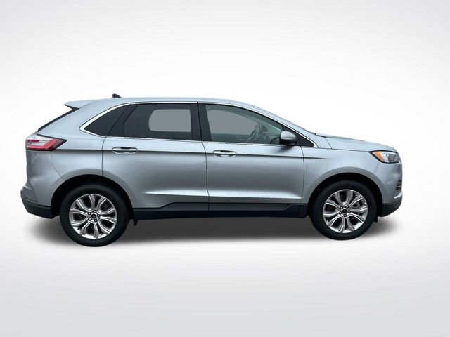 Used 2024 Ford Edge Titanium image 3