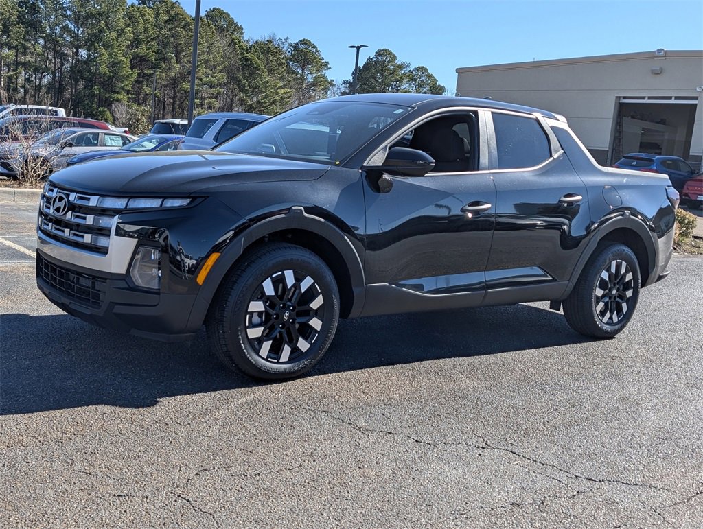 Certified 2025 Hyundai Santa Cruz SE image 8