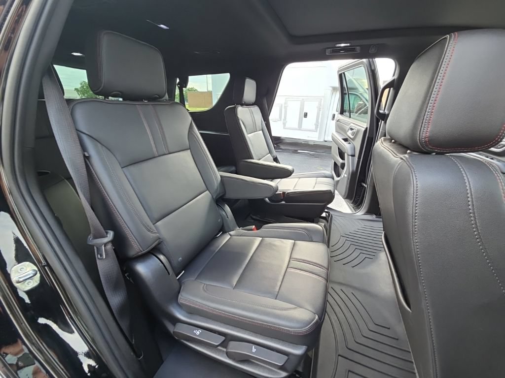Used 2022 Chevrolet Tahoe RST w/ Luxury Package AWD/4WD image 32
