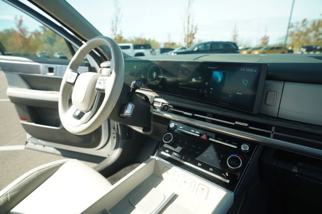 Used 2025 Hyundai Santa Fe Limited image 34