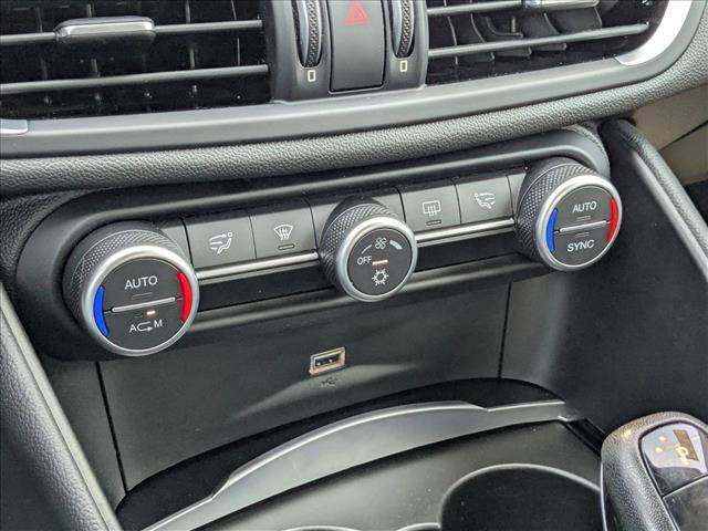 Used 2017 Alfa Romeo Giulia image 15