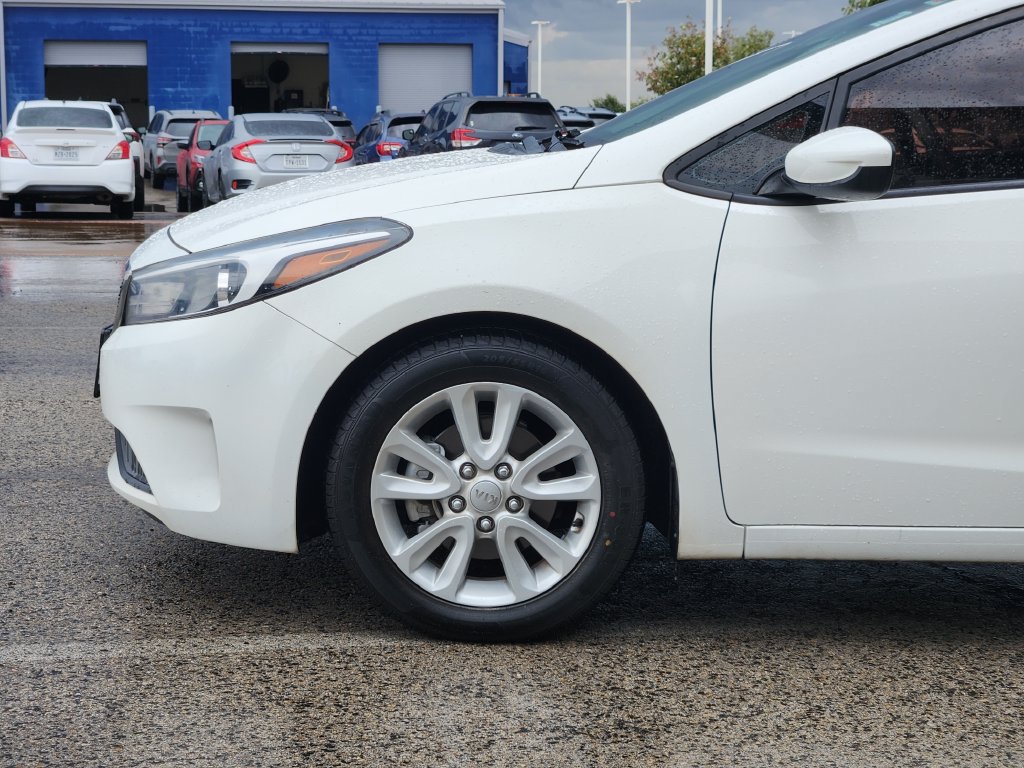 Used 2017 Kia Forte LX FWD image 7