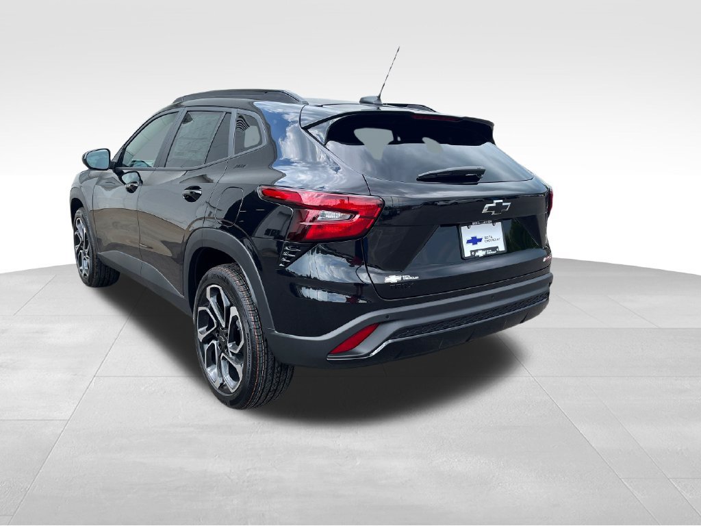 New 2026 Chevrolet Trax RS w/ Driver Confidence Package FWD image 3
