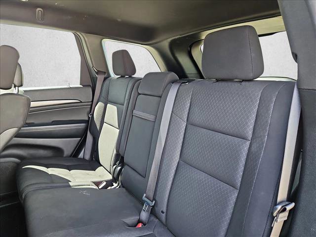 Used 2019 Jeep Grand Cherokee Laredo image 18