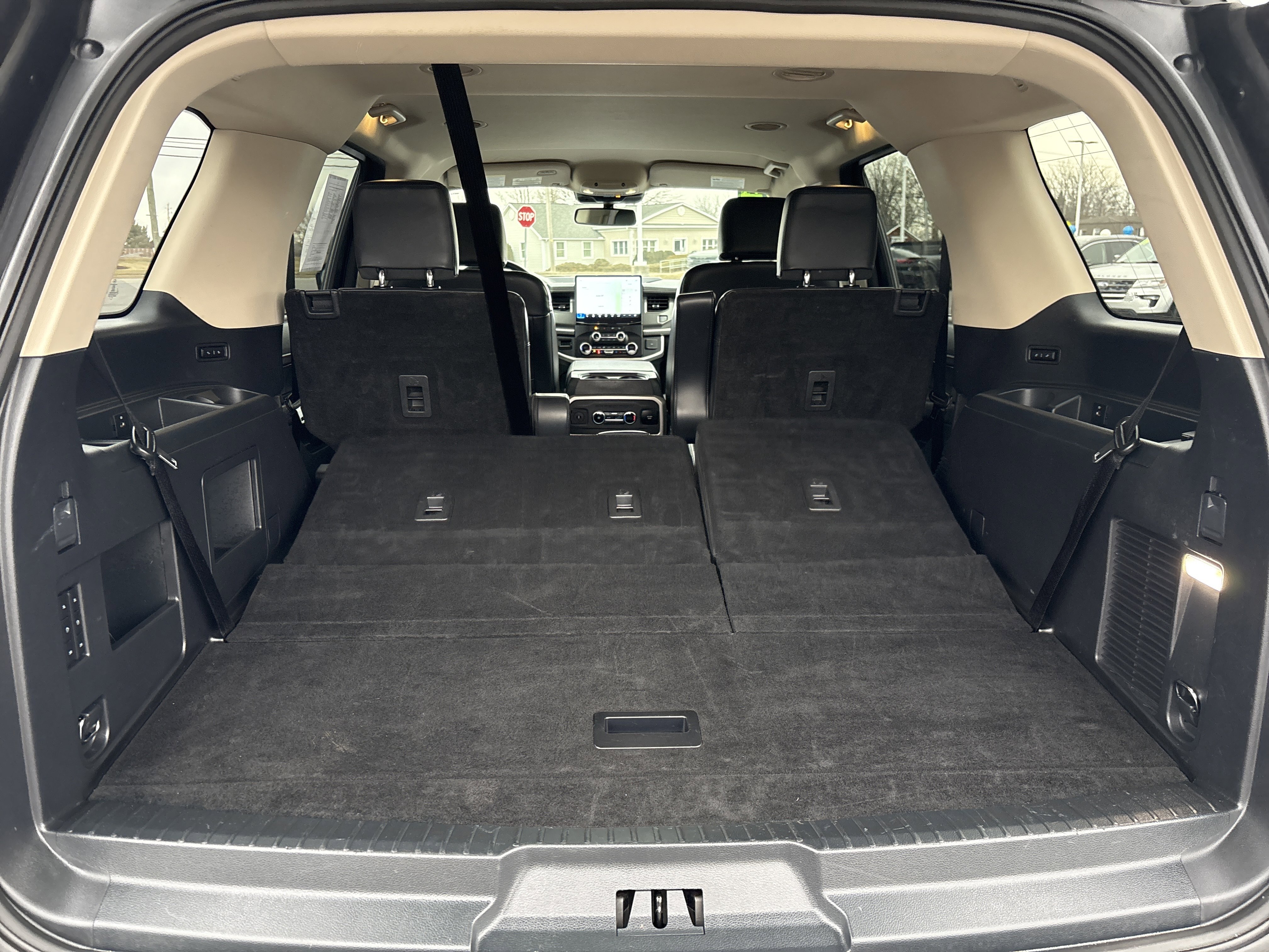 Used 2024 Ford Expedition XLT image 7