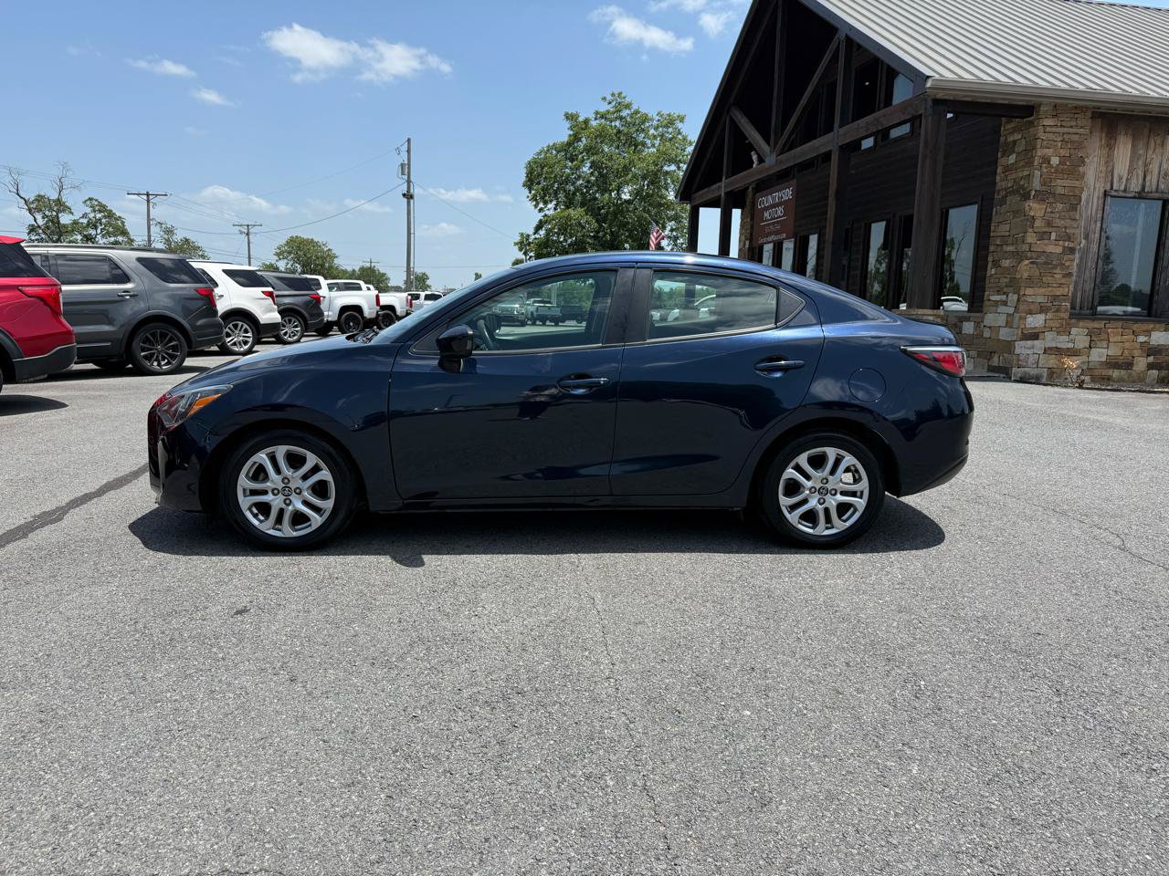 Used 2017 Toyota Yaris iA FWD image 3