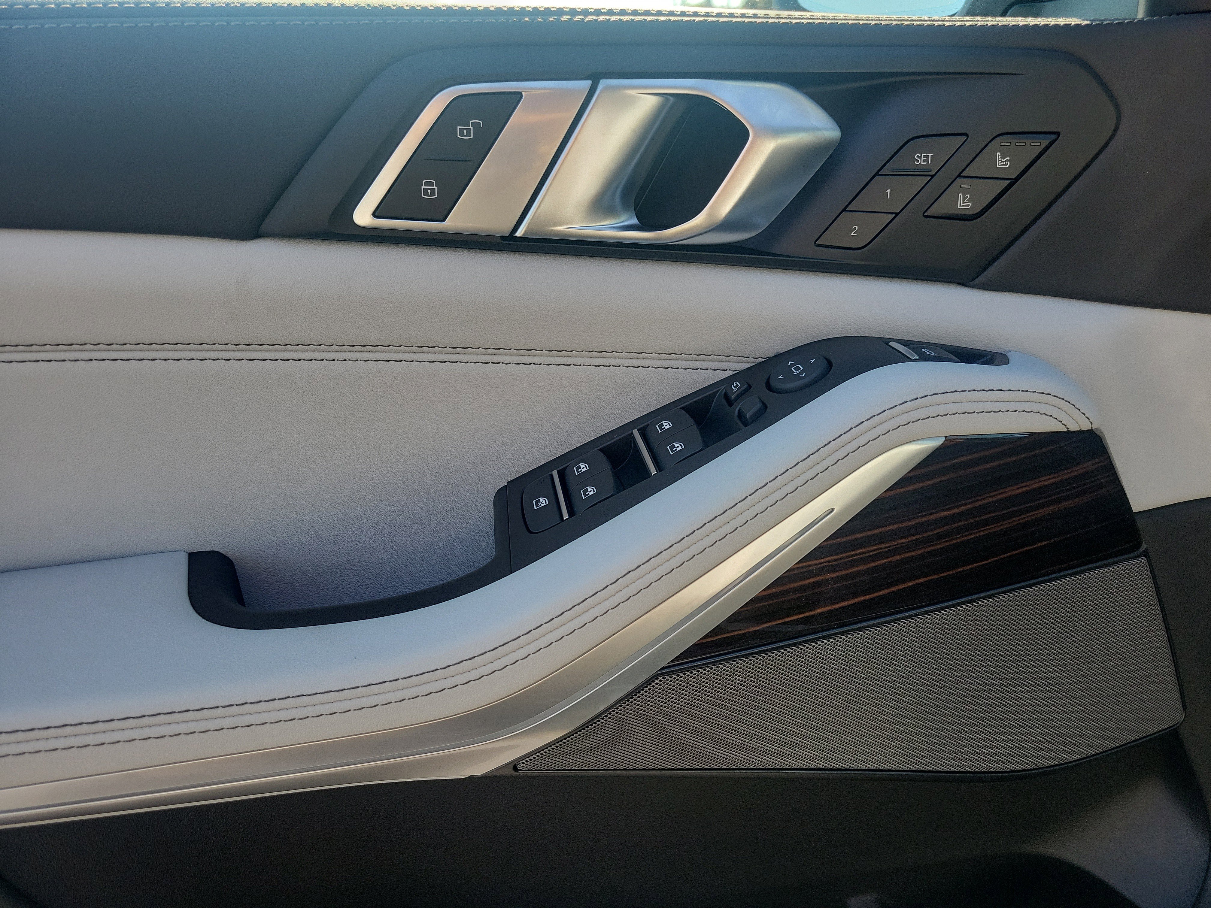 New 2026 BMW X5 xDrive40i w/ Climate Comfort Package image 18