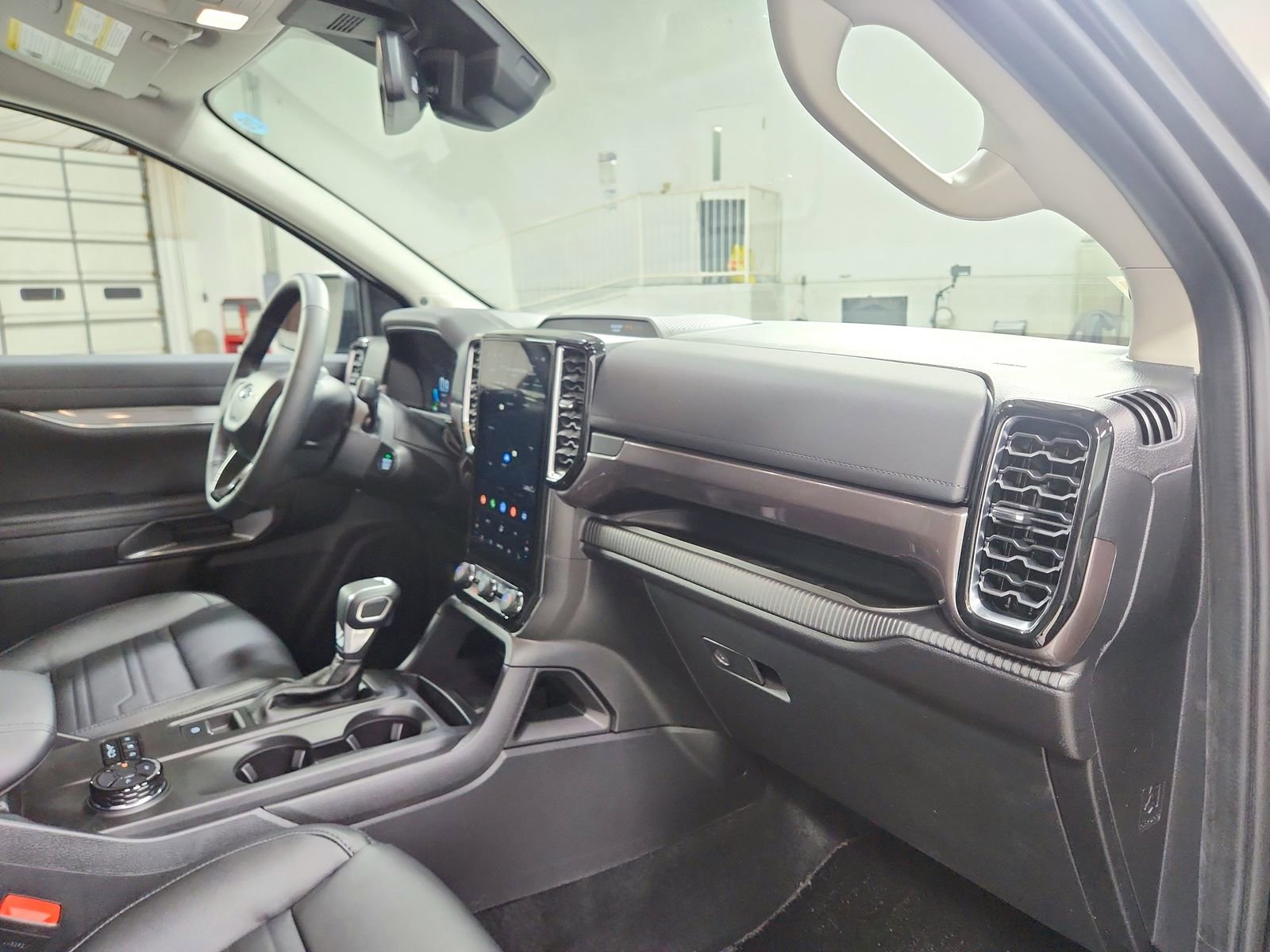 New 2025 Ford Ranger Lariat w/ FX4 Off-Road Package image 34