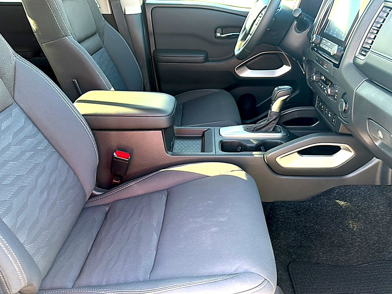 Used 2024 Nissan Frontier SV w/ SV Convenience Package RWD image 24