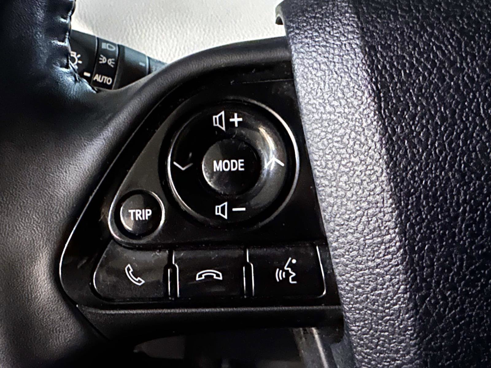 Used 2021 Toyota Prius XLE image 21