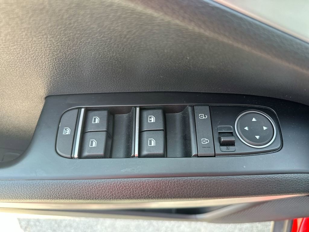 Used 2023 Kia Soul LX w/ LX Technology Package image 40