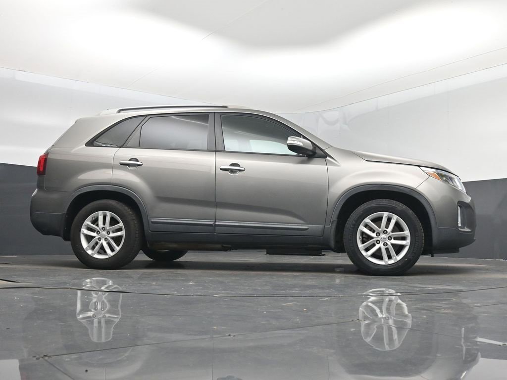 Used 2015 Kia Sorento LX image 48
