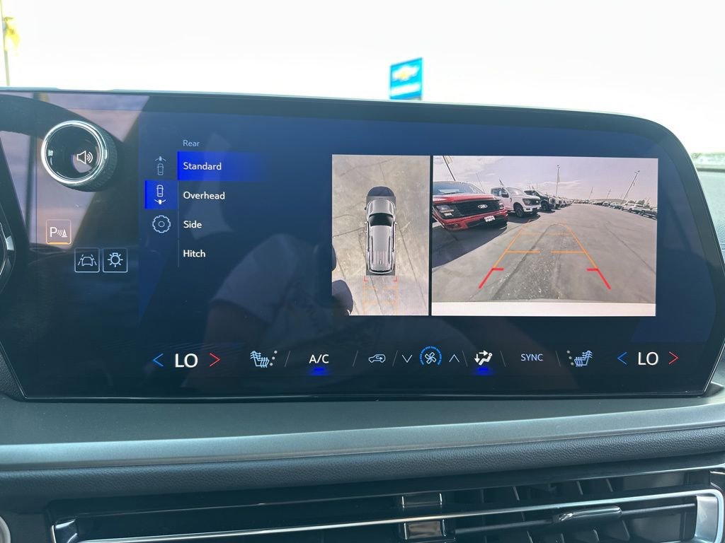 Used 2025 Chevrolet Traverse LT w/ Midnight/Sport Edition image 45