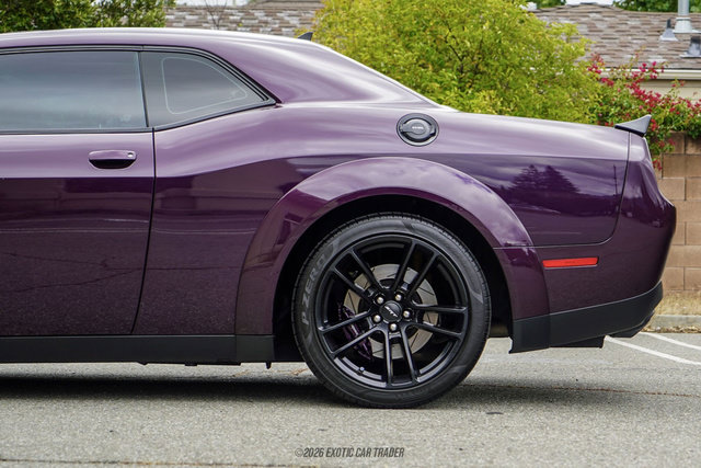 Used 2020 Dodge Challenger SRT Hellcat RWD image 3