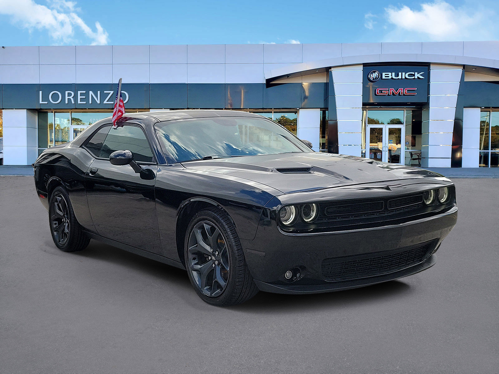 Used 2020 Dodge Challenger SXT w/ Blacktop Package image 3