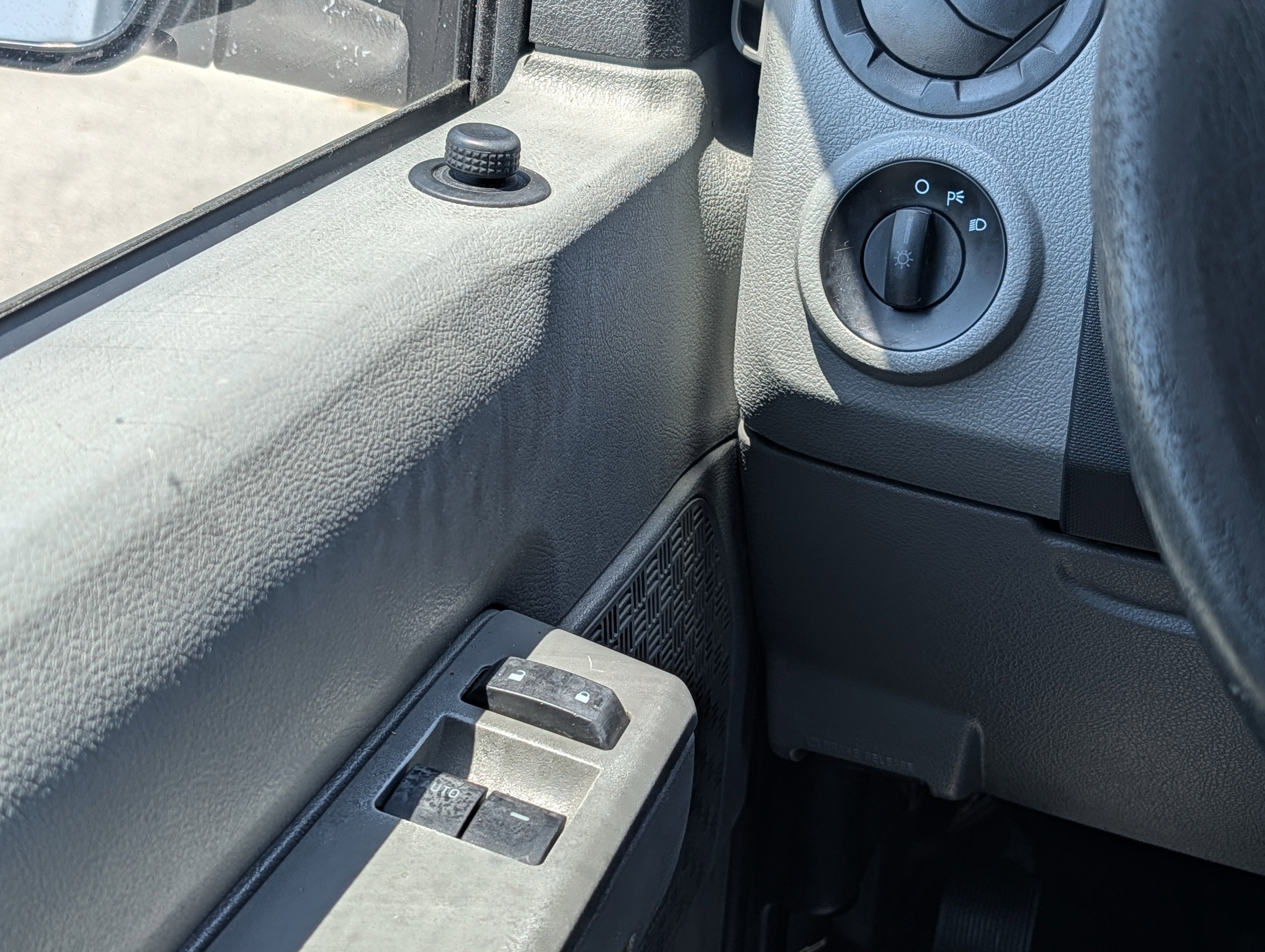 Used 2014 Ford E-250 and Econoline 250 Extended RWD image 21