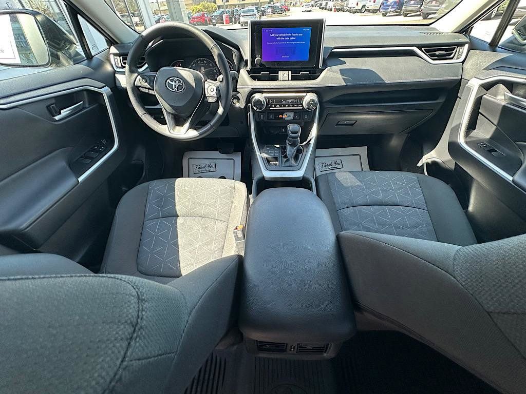 Certified 2025 Toyota RAV4 XLE w/ Convenience Package image 19