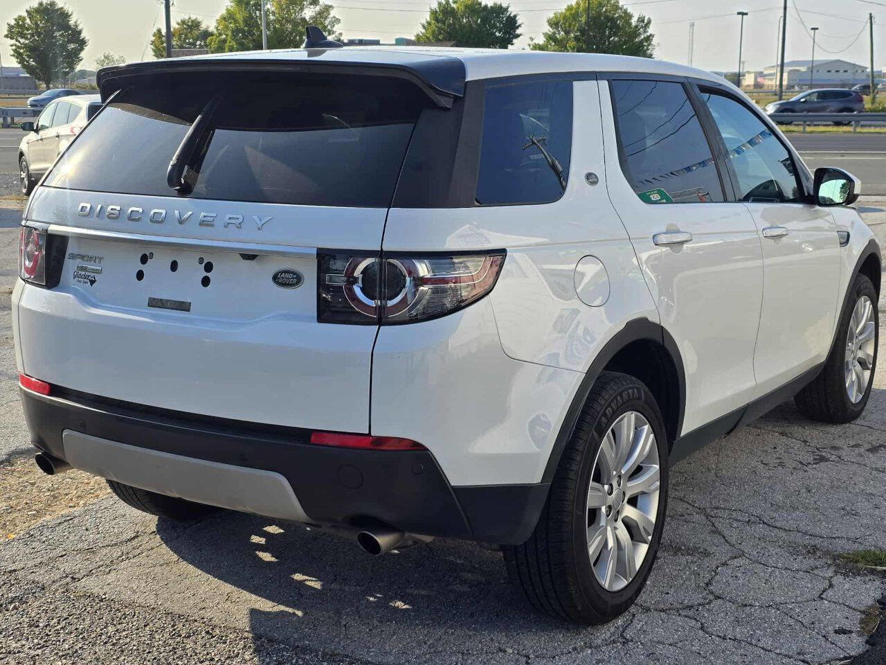 Used 2016 Land Rover Discovery Sport HSE Luxury image 3
