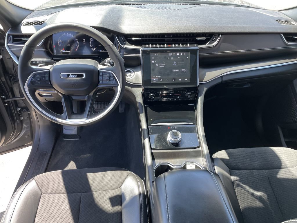 Used 2024 Jeep Grand Cherokee L Altitude AWD/4WD image 15